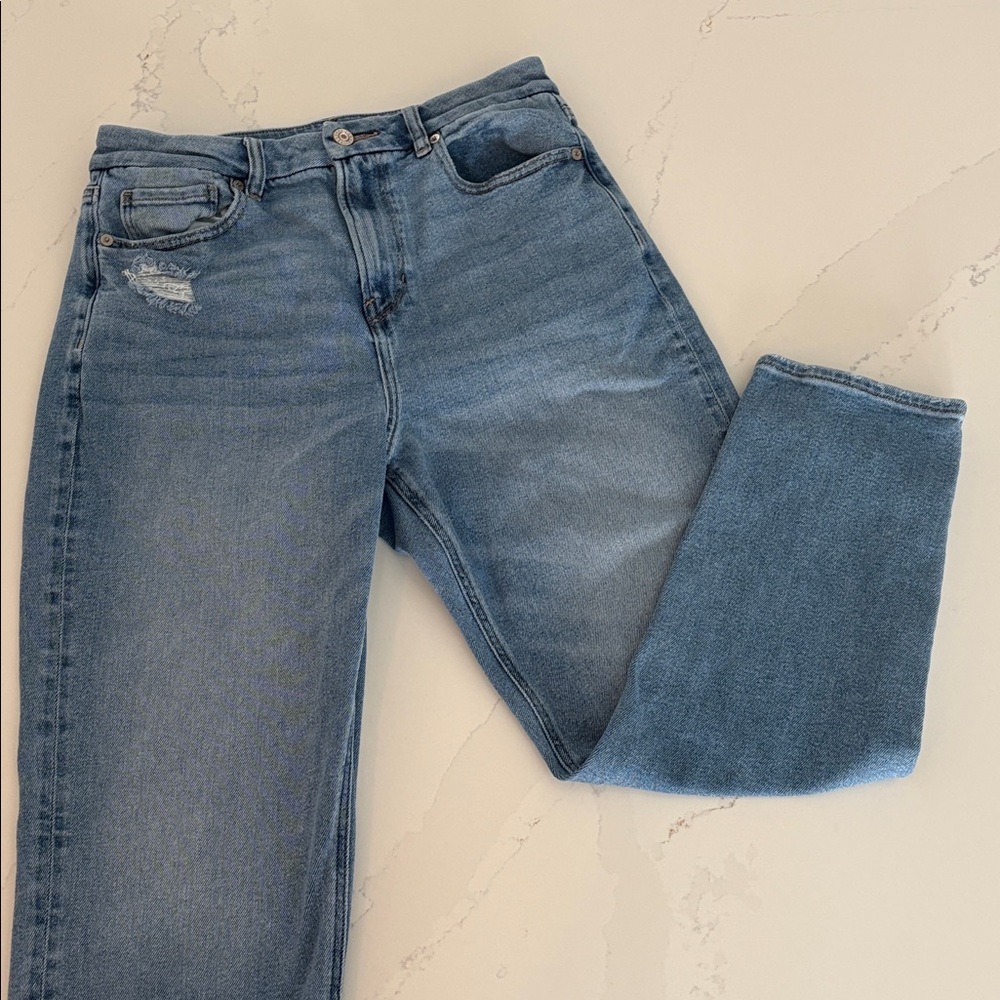 American Eagle sz 8 Curvy Mom Light/med wash Denim Jeans Distressed